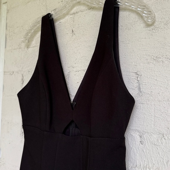 Alice + Olivia 'Yve' Cutout Sleeveless Black Sheath Dress Size 6 - Picture 5 of 14